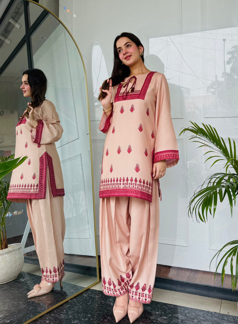 🌹 Bahaar-e-Rose – 2 Piece Kurti Set 💖