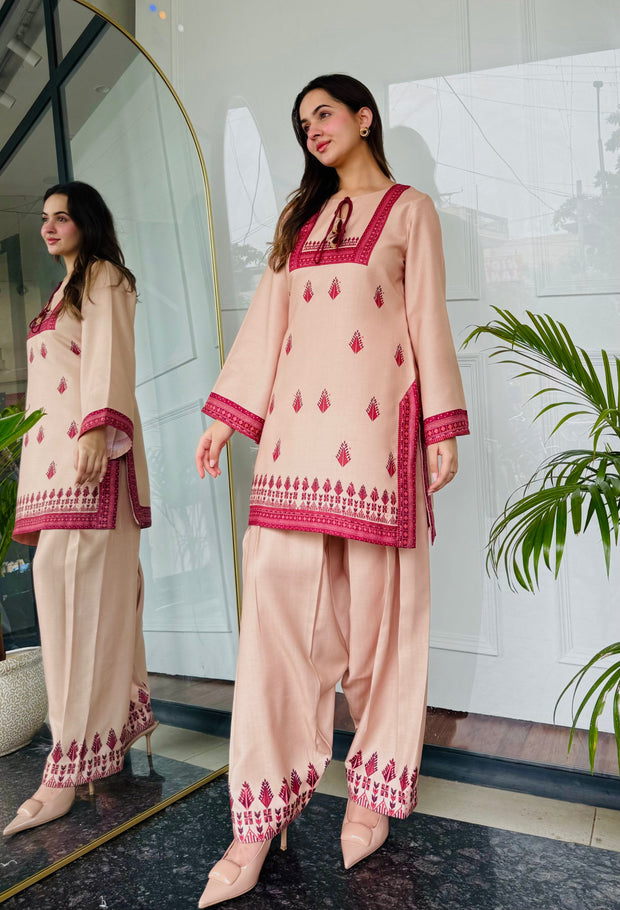 🌹 Bahaar-e-Rose – 2 Piece Kurti Set 💖