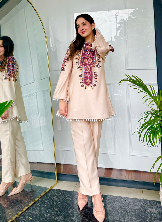 🌼 Mehr-e-Nazuk – 2 Piece Kurti Set 💫