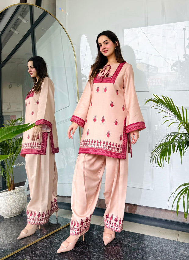 🌹 Bahaar-e-Rose – 2 Piece Kurti Set 💖