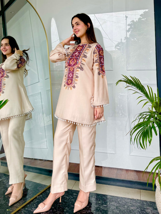 🌼 Mehr-e-Nazuk – 2 Piece Kurti Set 💫