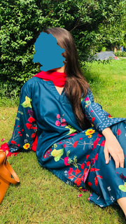 Zauq-e-Rang 🎨🌼 2 Pcs Kurti Set