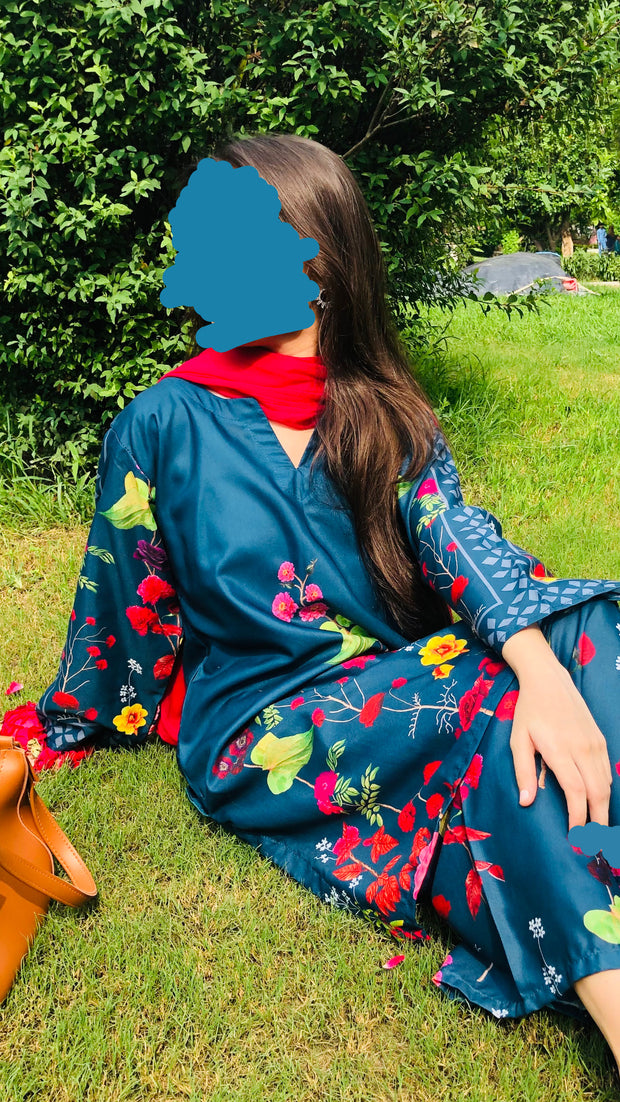 Zauq-e-Rang 🎨🌼 2 Pcs Kurti Set
